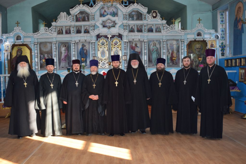 В храме Архистратига Михаила п. Каменоломни Октябрьского района прошло собрание духовенства Нижнедонского благочиния