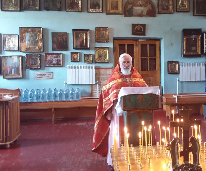 В день празднования 75-летия Победы над фашизмом в Великой Отечественной войне в храме Вознесения Господня г. Шахты состоялась панихида вождям и воинам, павшим в годы войны