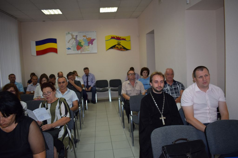 Благочинный приходов Александровск-Грушевского округа протоиерей Сергий Яценко принял участие в очередном заседании антинаркотической комиссии Ростовской области