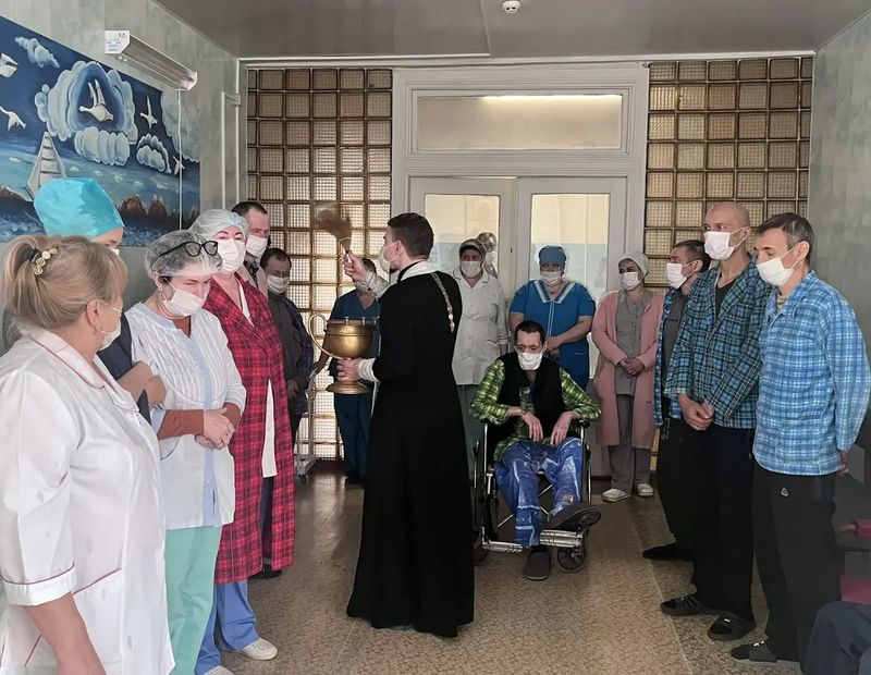 Настоятель Успенского подворья освятил противотуберкулёзный диспансер в день памяти святителя Луки Крымского