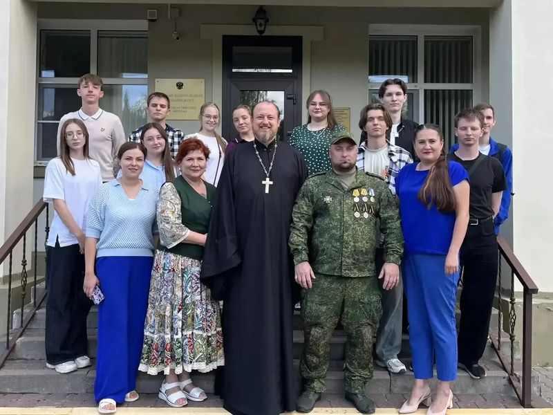 Руководитель епархиального отдела по взаимодействию с казачеством встретился с молодыми парламентариями