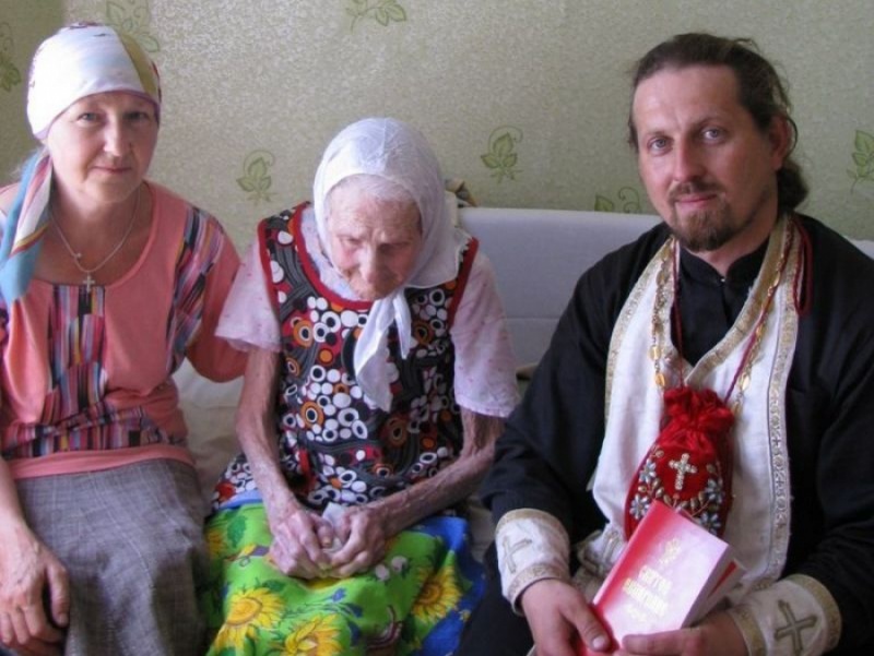 Иерей Михаил Борисенко посещает верующих, которые по состоянию здоровья не могут посещать храм