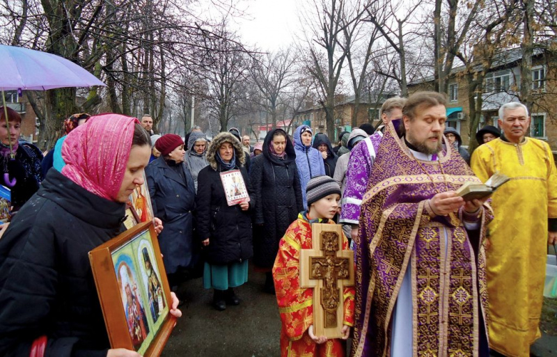 Крестный ход прошел в поселке Новая Соколовка