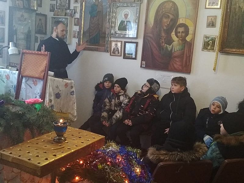 Ученики начальных классов Нижне-Калиновской школы посетили с экскурсией молитвенный дом Преображения Господня в селе Лысогорка