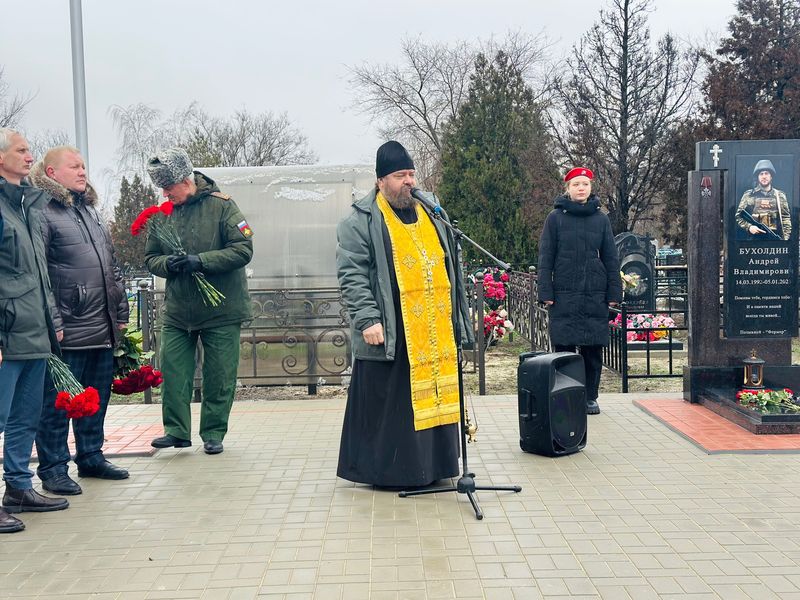 В станице Кривянской открыли Аллею Героев в память о защитниках Донбасса