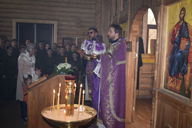 Торжественным богослужением почтили день памяти святой блаженной Матроны Московской в Алексеевском Архиерейском подворье при казачьем кадетском корпусе имени Я.П. Бакланова г. Шахты