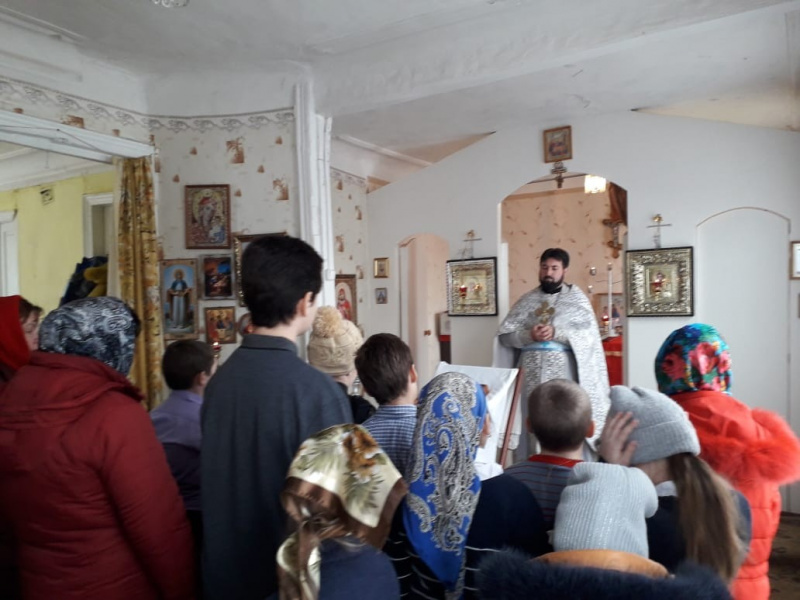 Учащиеся МБОУ Верхнесвечниковской СОШ посетили Божественную литургию