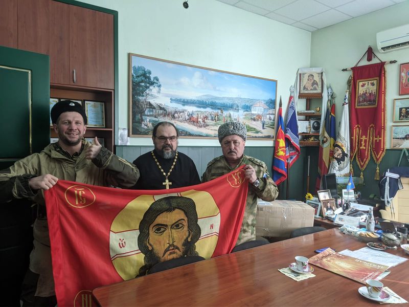 Гуманитарную помощь от Новошахтинского благочиния доставили в штаб Донецкого округа ВКО ВВД