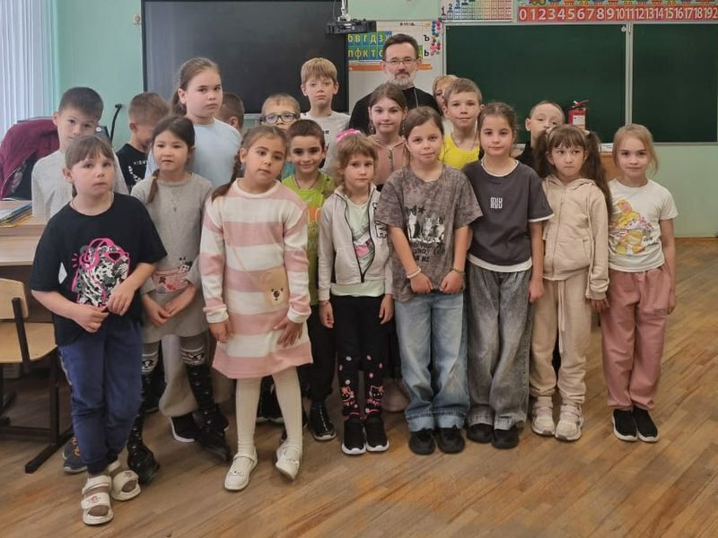 Состоялась встреча священника с учениками каргинской школы