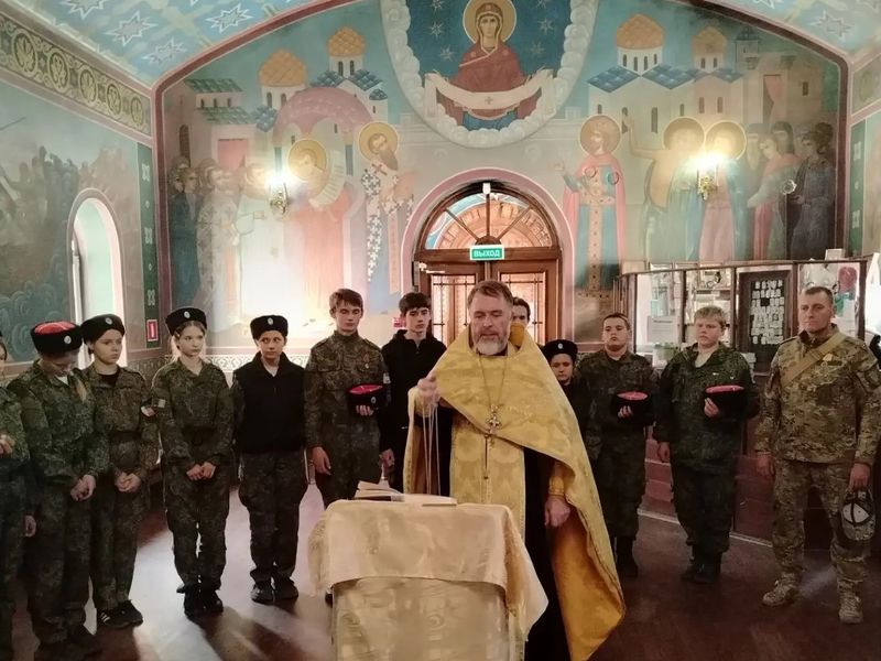 В храме Святителя Николая станицы Багаевской прошла встреча с казачьим молодёжным объединением «Донцы»