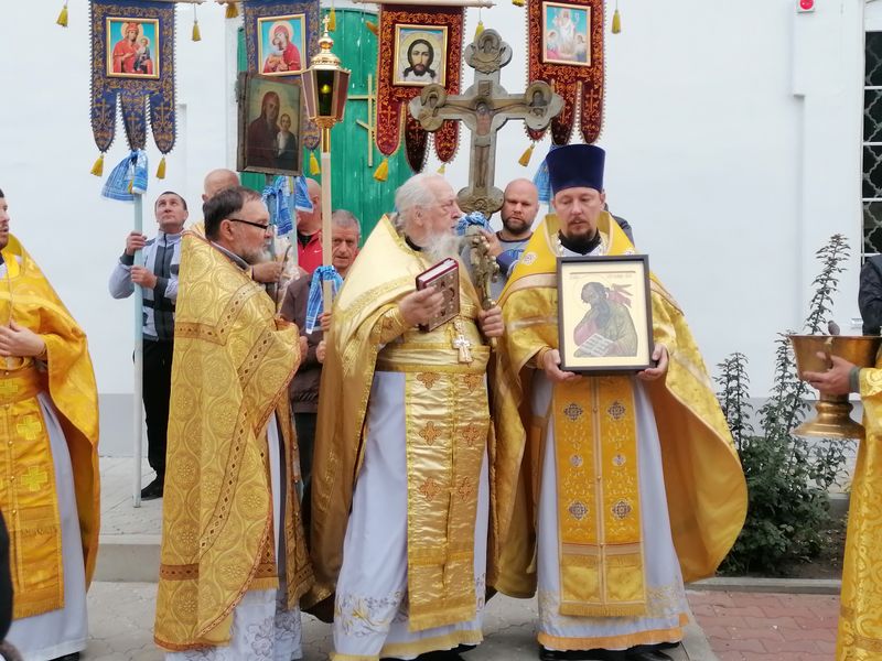 Соборное богослужение в Архангельском храме станицы Вешенской