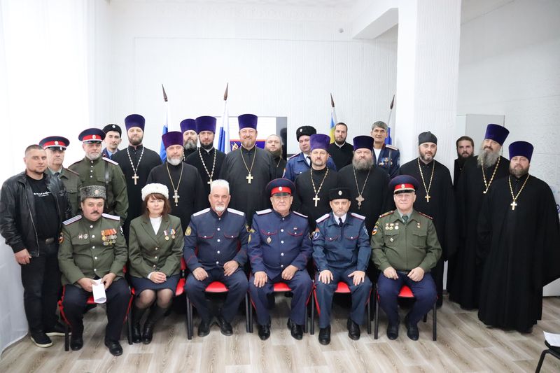 Состоялась работа секции духовников и атаманов казачьих обществ Дона в рамках XXX Дмитриевских образовательных чтений по теме «Церковь и казачество: пути воцерковления и сотрудничества».