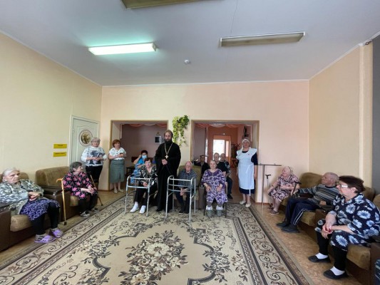 Поздравление постояльцев Центра социального обслуживания с великим праздником – Пасхой Господней