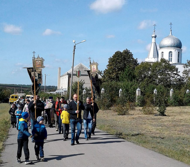 Крестный ход всех приходов состоялся в Гуковском благочинии