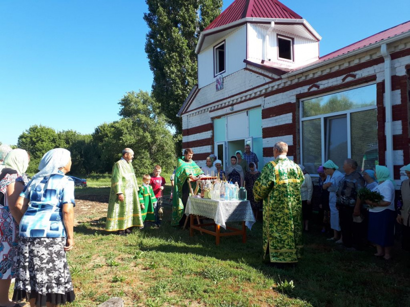 В День Святого Духа прихожане Свято-Духовского храма хутора Грачев отметили престольный праздник