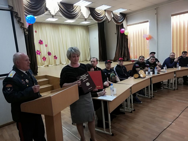 В Новошахтинске прошел круглый стол с несовершеннолетними «От родителей детям». Во встрече принял участие протоиерей Роман Амплеев