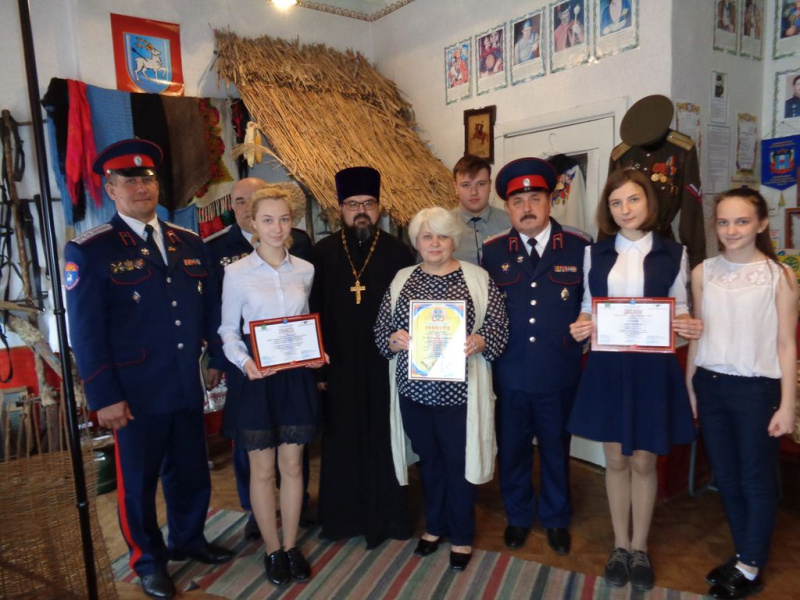 Руководство Донецкого округа ВКО ВВД посетило казачью среднюю школу № 10 г. Красный Сулин