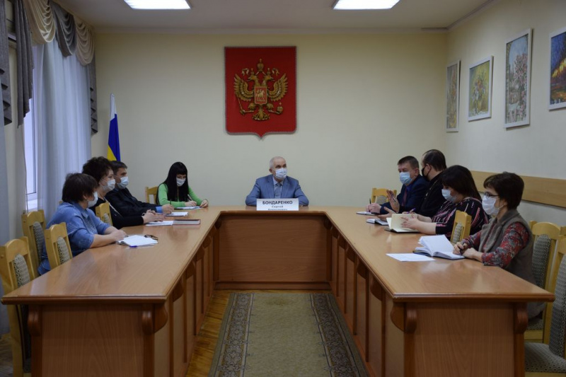 Протоиерей Роман Амплеев принял участие в заседании Оперативного штаба г. Новошахтинска