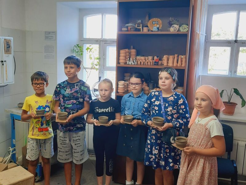 Воспитанники воскресной школы при храме Архистратига Михаила посетили гончарную мастерскую