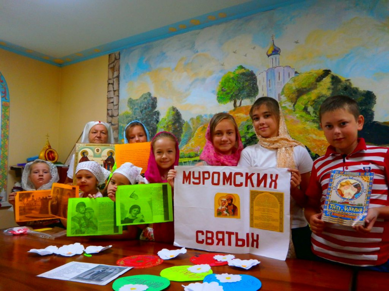 Воспитанники воскресного лагеря «Державный» при храме Державной иконы Божией Матери г. Донецка примут участие в епархиальном конкурсе прикладного творчества