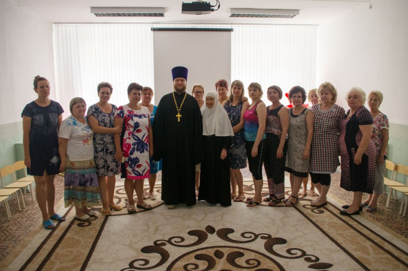 В г. Каменск-Щахтинский состоялась духовная беседа монахини Марии (Литвиновой) с сотрудниками детского сада № 27