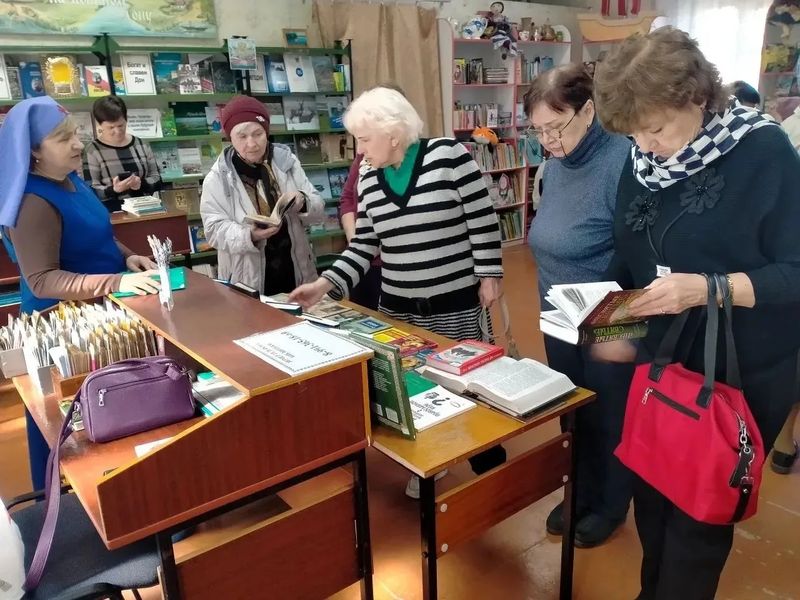 В гуковской библиотеке №1 прошёл православный час ко Дню православной книги