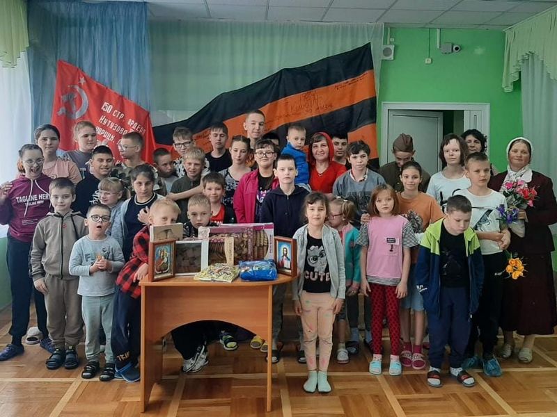 Учащиеся воскресной школы «Благовест» посетили воспитанников детского центра «Добродея»