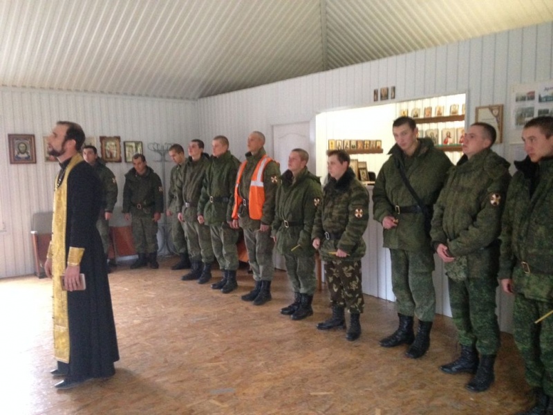 Александро-Невский храм г. Шахты посетили военнослужащие войсковой части No3722