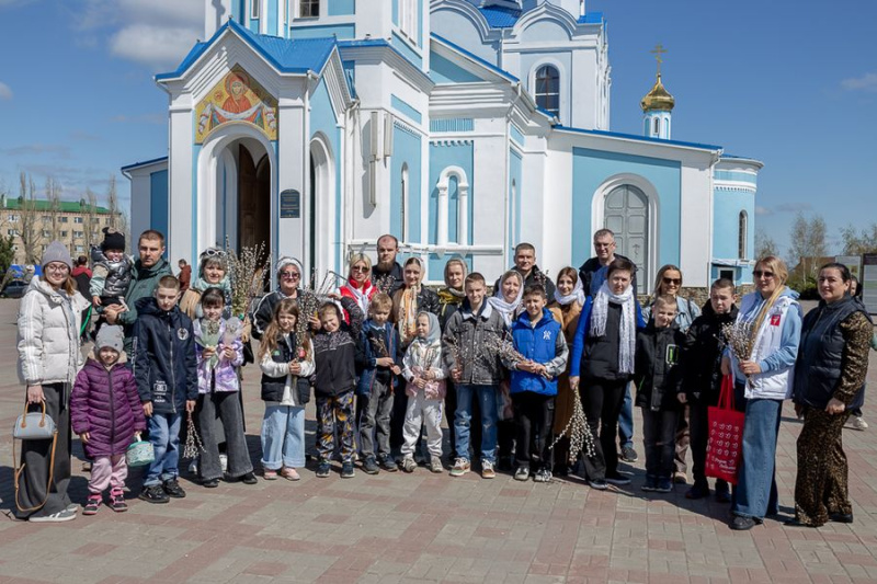 Покровский кафедральный собор посетили представители "Движения Первых"