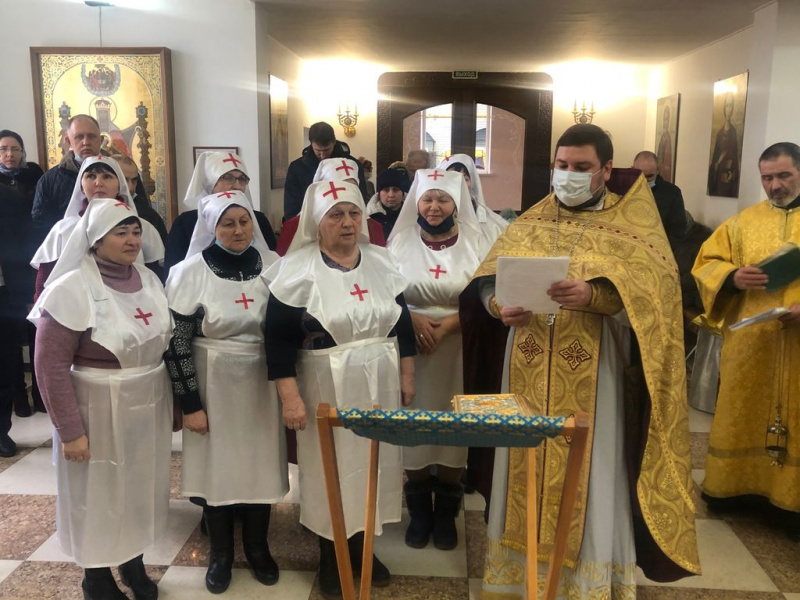 В Державном храме г. Донецка состоялось посвящение в сестры милосердия