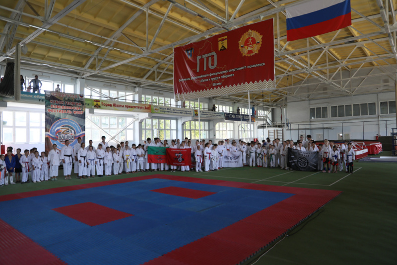 Открытый областной спортивный турнир в городе Шахты начался с благословения