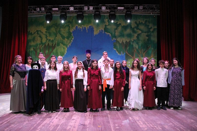 В Городском Дворце Культуры города Гуково состоялся показ спектакля «Червонная монета»