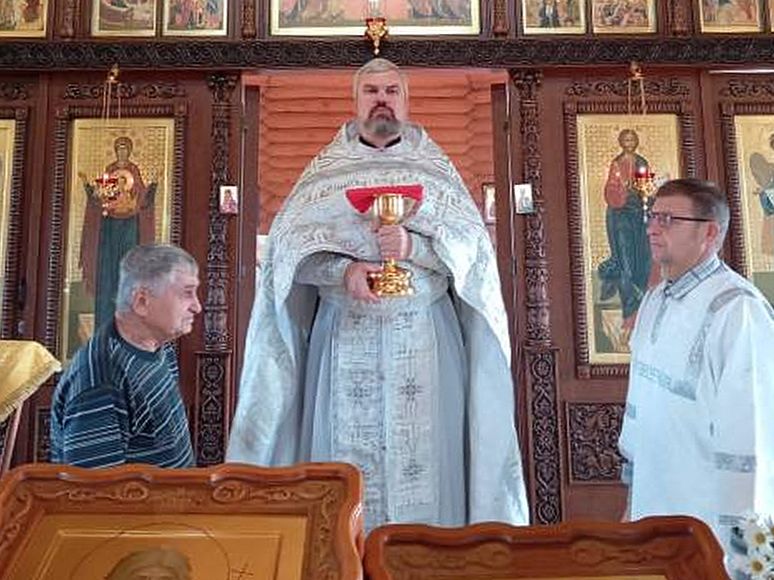 В храме апостола Андрея Первозванного города Каменска-Шахтинского совершены заупокойные богослужения