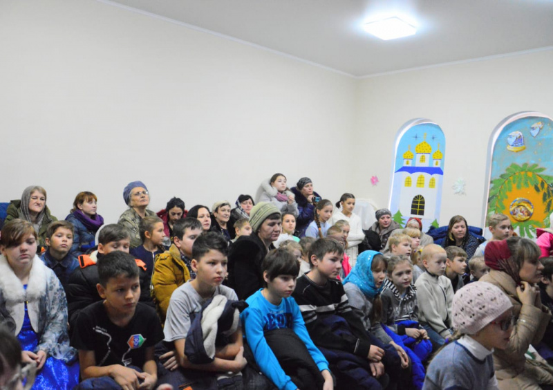 В период святок в Троицком храме Каменск-Шахтинского благочиния прошла благотворительная акция