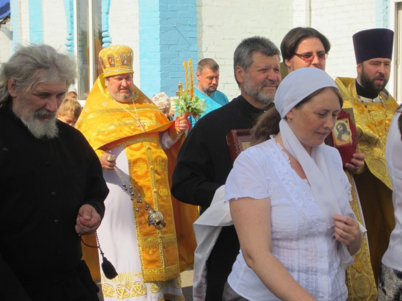 В Никольском храме г. Шахты состоялась Божественная литургия в честь престольного праздника