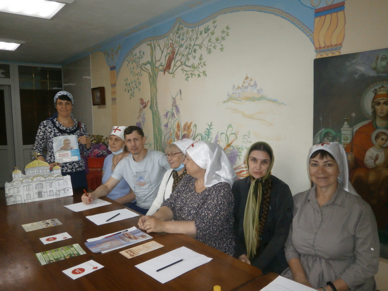 В храме Державной иконы Божией Матери г. Донецка состоялось совместное заседание сестричества и молодежного отдела Донецкого благочиния