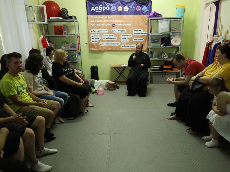 В Александровск-Грушевском благочинии начался цикл духовно-нравственных бесед для подопечных АНО «Финист»