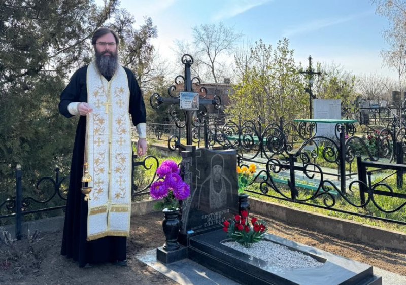 Иерей Александр Теличкин в Каменск-Шахтинском совершил панихиду по протоиерею Иоанну Глазкову