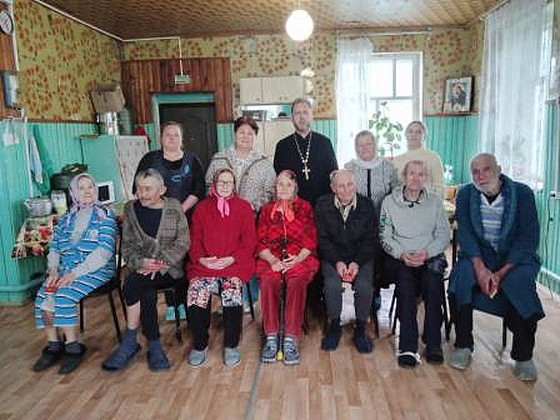 Священник поздравил с Пасхой Христовой  постояльцев хосписа х. Красный