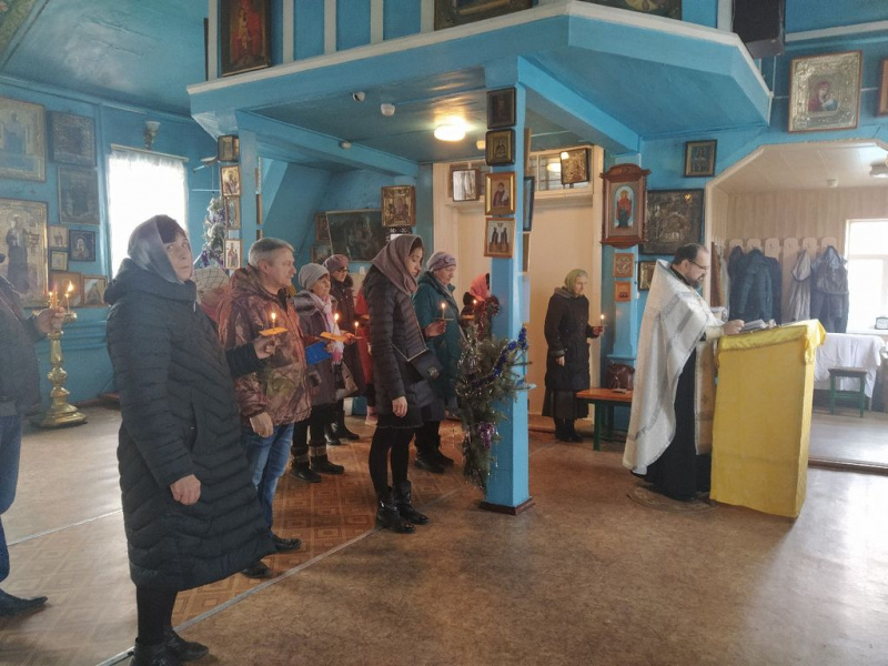 В храме Покрова Пресвятой Богородицы протоиерей Василий Хадыкин совершил панихиду по мученице за веру Христову Анне Калоян