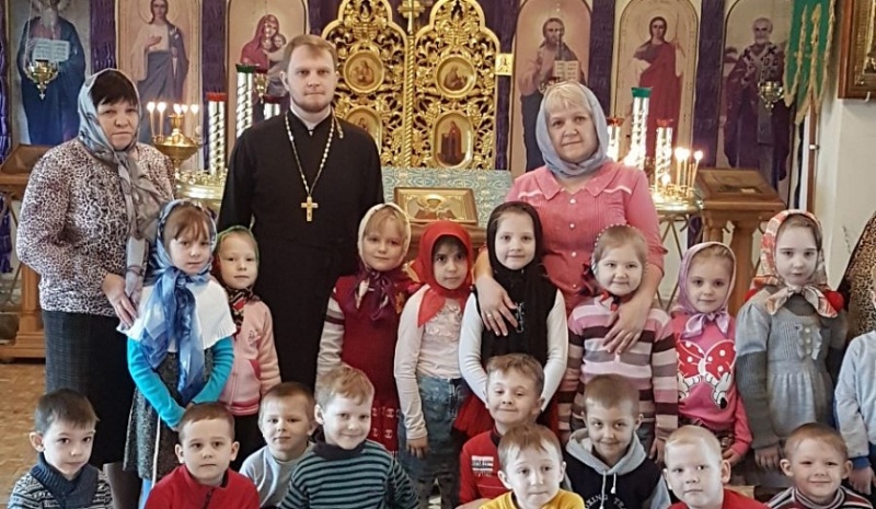 Воспитанники детского сада «Белочка» посетили храм г. Зверево
