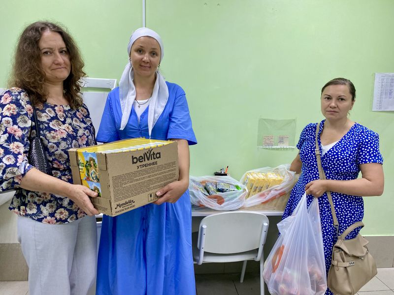 Молодежь Александровск-Грушевского благочиния провела акцию в преддверии Дня благотворительности