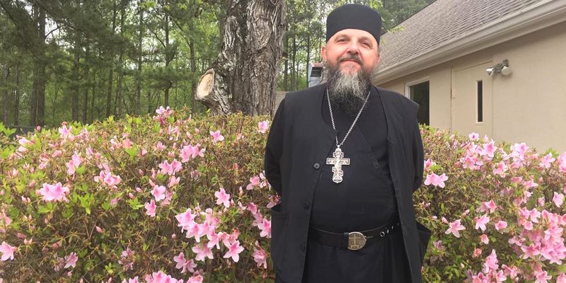 «МЫ ВМЕСТЕ ДРУЖИМ, МОЛИМСЯ И НЕ ПООЩРЯЕМ В ХРАМЕ РАЗГОВОРОВ О ПОЛИТИКЕ»