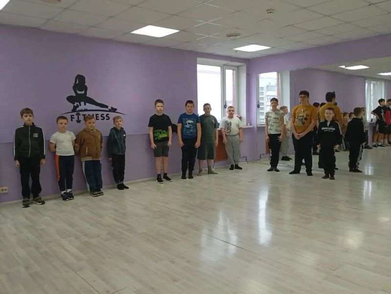 Необычная встреча ко Дню православной книги: священник побеседовал с молодежью в фитнес-зале