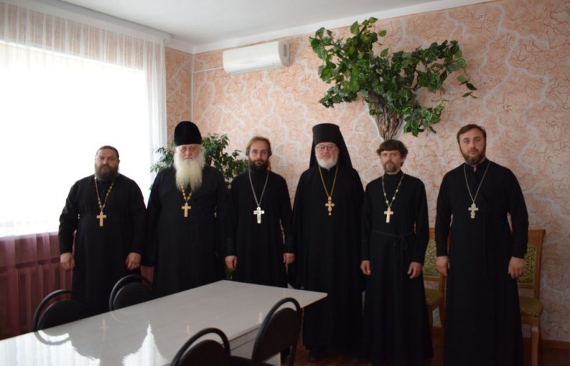 В храме Архистратига Михаила пос. Каменоломни Октябрьского района прошло собрание духовенства Нижнедонского округа