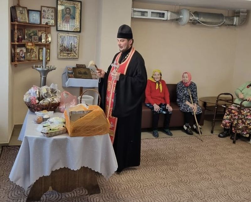 Пасхальное посещение постояльцев реабилитационного отделения для граждан пожилого возраста и инвалидов в станице Боковской