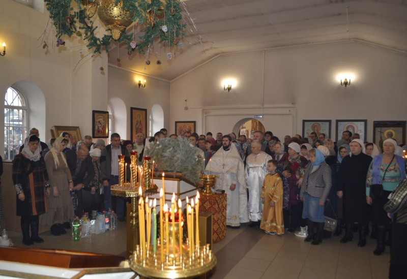 В Свято-Троицком храме г. Каменск-Шахтинского отметили праздник Богоявления