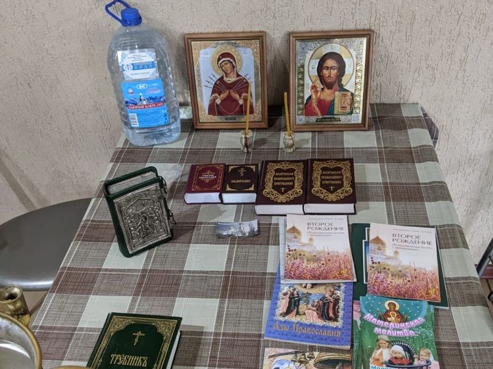 Для ПВР на территории турбазы «Березка» Успенским приходом собраны вещи первой необходимости и духовная литература