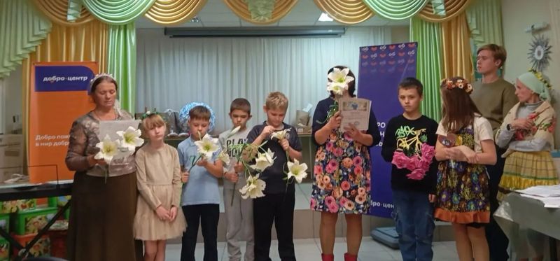 «Мир один для всех»: воспитанники воскресной школы навестили особенных детей
