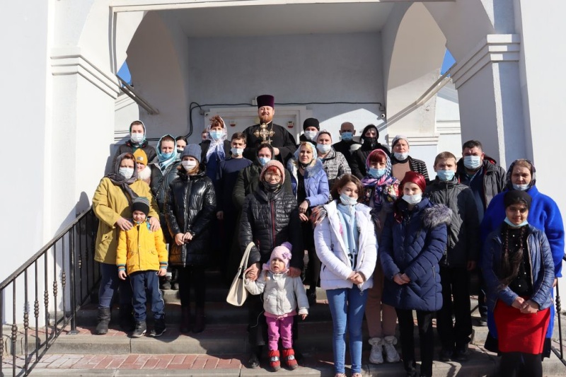 В Донском храме г. Новошахтинска состоялась встреча благополучателей проекта «Круг спасения» с настоятелем и руководителем проекта